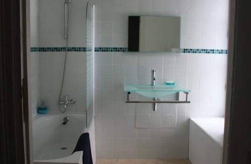 Airvault Bed & Breakfast | Le Voltaire Chambres et Table d'Hotes