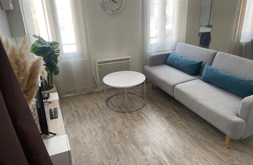 Troyes Apartment | Le Voltaire