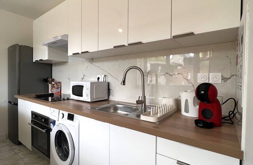 Les Aunettes Apartment | *Le Voyageur*Parking *Terrasse*RER D* (suburban train)