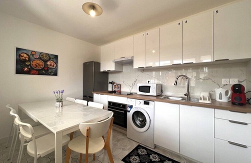 Les Aunettes Apartment | *Le Voyageur*Parking *Terrasse*RER D* (suburban train)