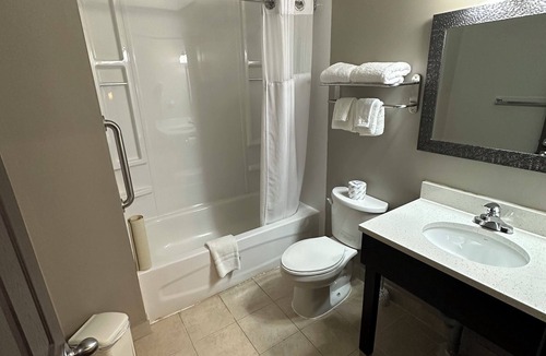 Mattawa Hotel | Le Voyageur Inn