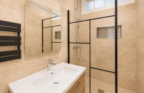 Asnieres-sur-Seine Apartment | Le Wallace - 2p - Wi-Fi