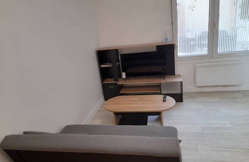 Courlancy Apartment | LE Wanda Jaune