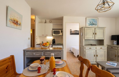 Pontaillac Apartment | Le Yachting by Interhome