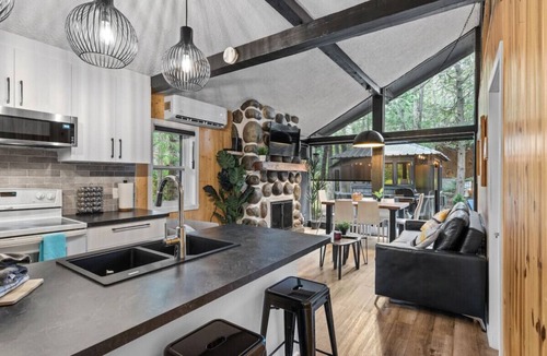 Sainte-Lucie-des-Laurentides Ski Chalet | Le1603 - Le Petit Caribou - Chalet spa et plage