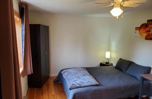 Edmundston House | Le1226-Private Room 5 with Free WIFI and Parking