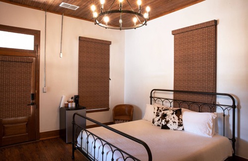 Mason Apartment | Lea Lou Lodge #8 on Broad St.