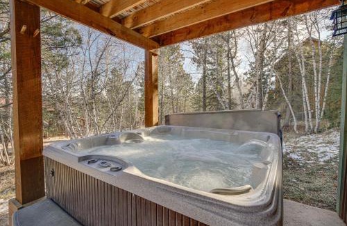 Deadwood House | Lead Home w/Pool Access: 3 Mi to Terry Peak Mtn!