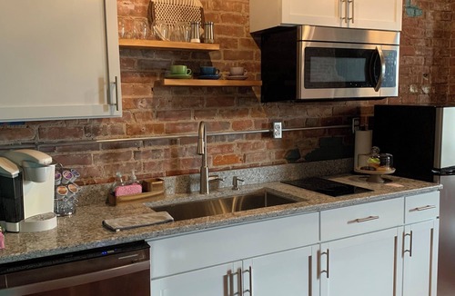 Lewisburg Apartment | Leader Loft, Cozy and Quaint