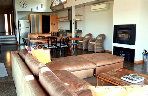 Bright House | Leader Reef Luxury Accommodation