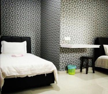 Taman Intan House | Leaf Guest House