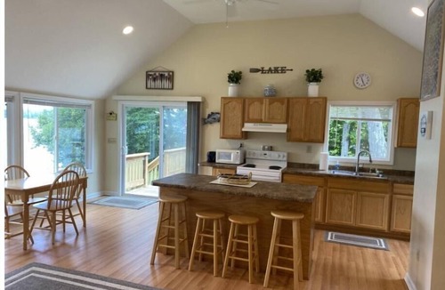 Antrim Cottage | Leaf Peeper Special!nWaterfront!