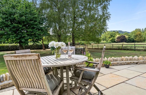 Great Witcombe Cottage | Leafield House - pet friendly near Cheltenham