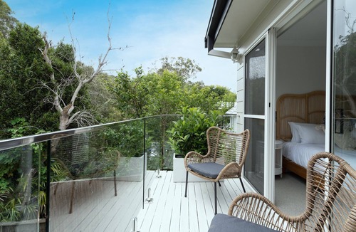 Avalon Beach House | Leafy Coastal Retreat Overlooking Reserve