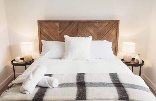 Benalla West House | Leafy Retreat - Benalla