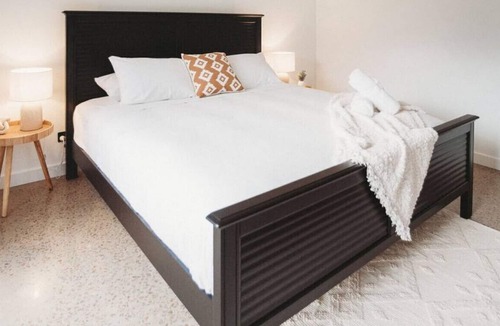 Benalla West House | Leafy Retreat - Benalla