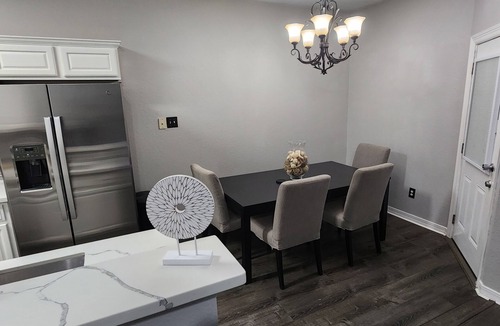 League City House | League City 3/2 Home with direct Jogging Path access to Grocery Store
