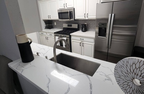 League City House | League City 3/2 Home with direct Jogging Path access to Grocery Store