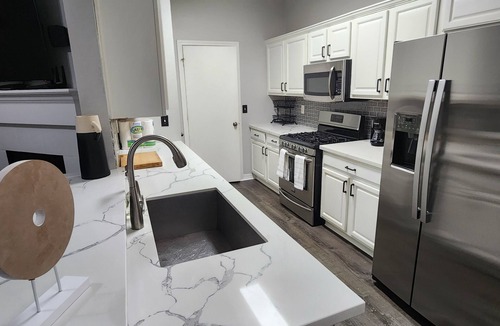 League City House | League City 3/2 Home with direct Jogging Path access to Grocery Store