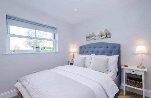 Chorlton-by-Backford Apartment | Leaholme Lodge