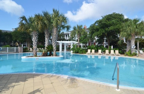 Baytowne Wharf Apartment | Leah’s Sunset Dreams Studio