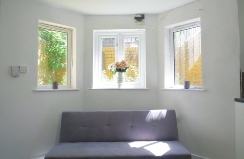 Leamington Spa Apartment | Leamington Spa Gem Cozy Studio Awaits You