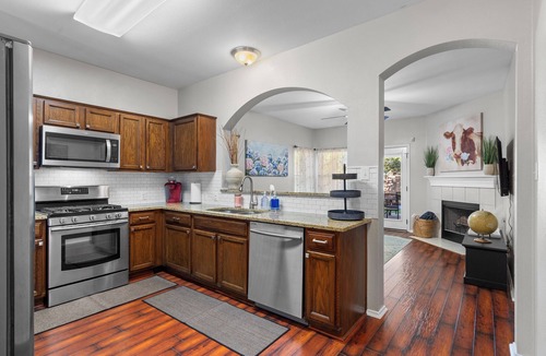 Leander House | Leander Home w/Shaded Backyard, Games and Grill