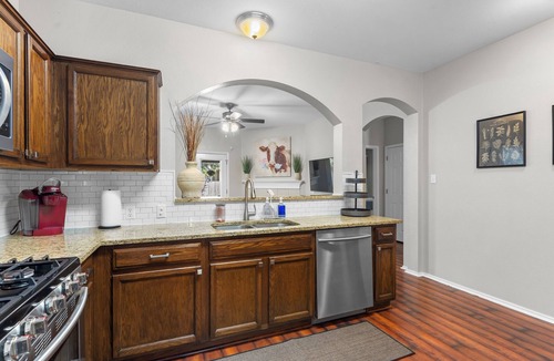 Leander House | Leander Home w/Shaded Backyard, Games and Grill