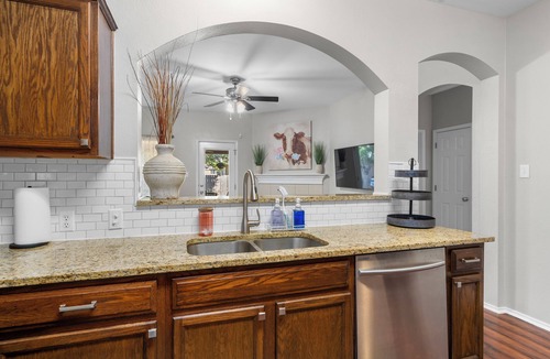 Leander House | Leander Home w/Shaded Backyard, Games and Grill