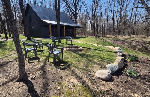 Fulton Cabin | Leaning Oaks Cabin in the woods with waterfront (NEW)