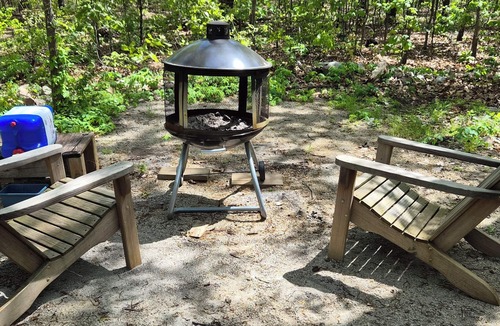 Jay Cabin | Leaning Tree Woods Cabin. Isolated area near Grand Lake.