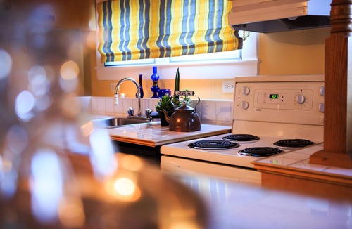 Waterford Valley Bed & Breakfast | Leaside Manor by The Leaside Group