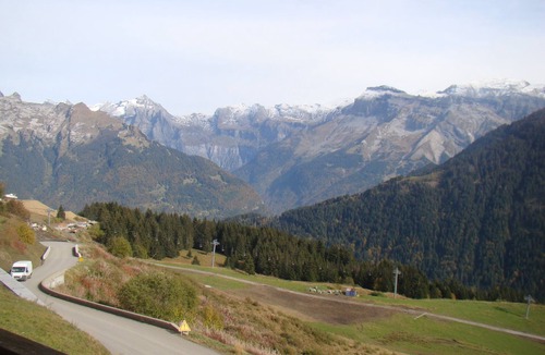 Samoens Apartment | LEAVE THE BUILDING AND RETURN ON SKIS 0 KM SOUTH-FACING STUDIO