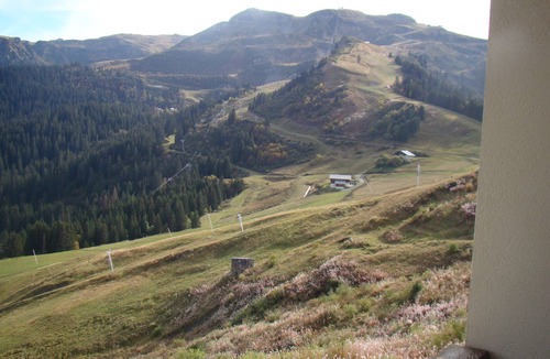 Samoens Apartment | LEAVE THE BUILDING AND RETURN ON SKIS 0 KM SOUTH-FACING STUDIO