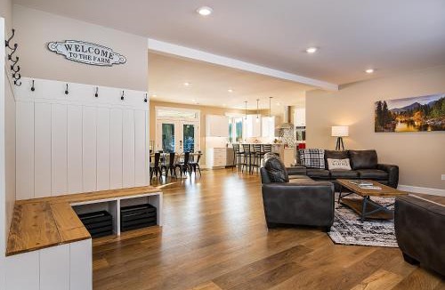 Leavenworth House | Leavenworth Farmhouse