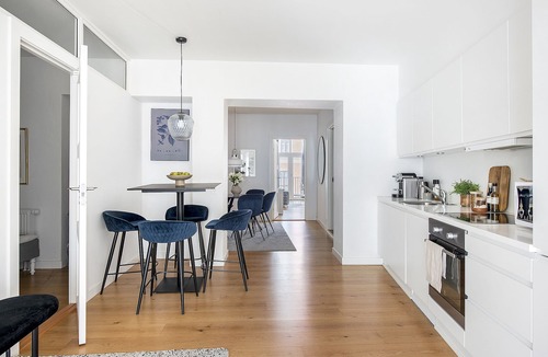 Copenhagen City Centre Apartment | Leaves 2- Chic Apt for 8 Persons in Central Copenhagen