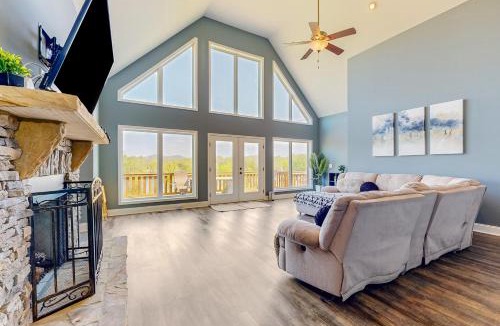 Dixon Springs House | Lebanon Family Riverfront Hideaway: Dogs Welcome