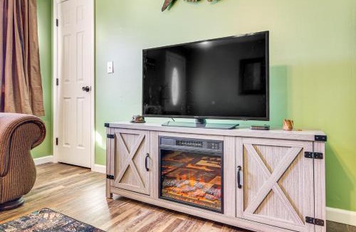 Lebanon House | Lebanon Fishing Retreat w/Fire Pit: Pets Welcome!