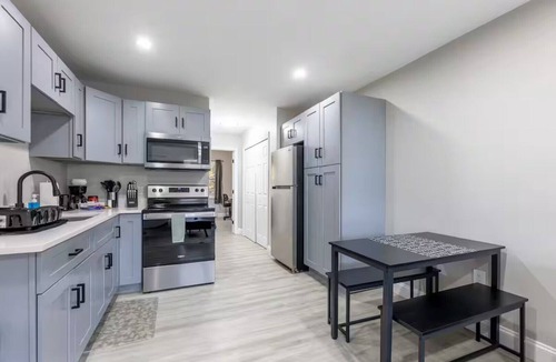 West Lebanon Apartment | Lebanon NH - Travel Workers/Relocating Families - Entire Place - Pet Friendly