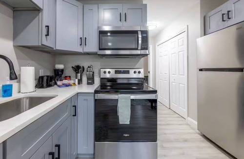 West Lebanon Apartment | Lebanon NH - Travel Workers/Relocating Families - Entire Place - Pet Friendly