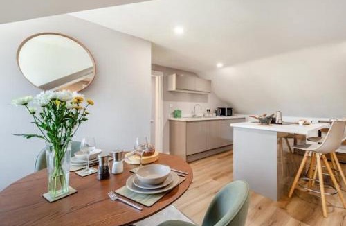 Cowan Bridge Apartment | Leck Beck Loft-With Hot Tub