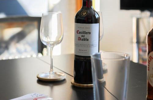 Hull House | Leconfield Close - Comfy house and free parking