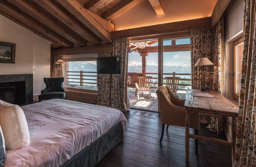 Lens Hotel | LeCrans Hotel & Spa