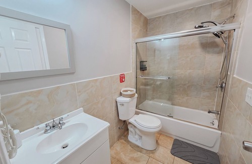 Market East Apartment | Ledge/2 King Beds/Elevator/2 Ensuite/W/D