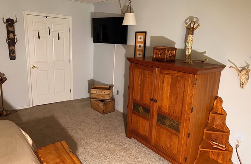 Wilmington Hotel | Ledgerock at Whiteface - Queen Room