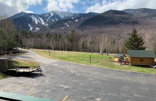 Wilmington Hotel | Ledgerock at Whiteface - Queen Room