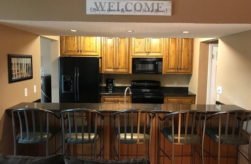 Osage Beach Condo | Ledges - 3bed/3bath at Ledges with BOAT SLIP INCLUDED