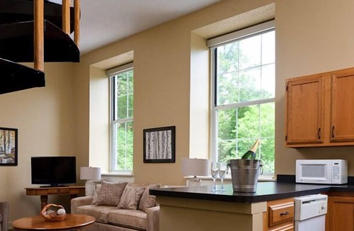 White Mills Hotel | Ledges Hotel