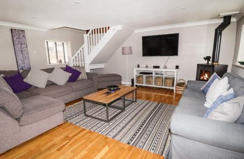 Cheddleton House | Lee House Cottage