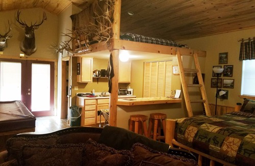 Montana City Cabin | Lee's apartment building on saddle mountain